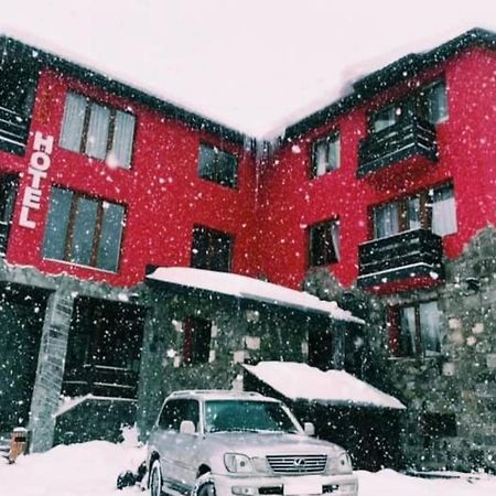 Red House Hotel Bakuriani Exterior foto