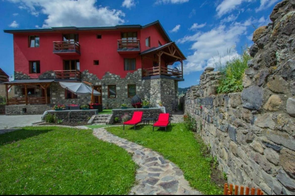 Red House Hotel Bakuriani Exterior foto