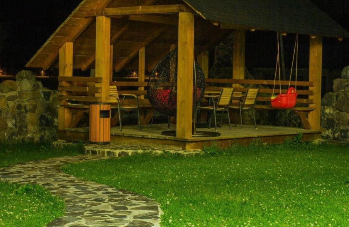 Red House Hotel Bakuriani Exterior foto
